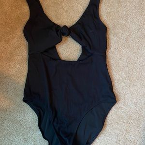 One piece women’s swimsuit - full coverage booty
